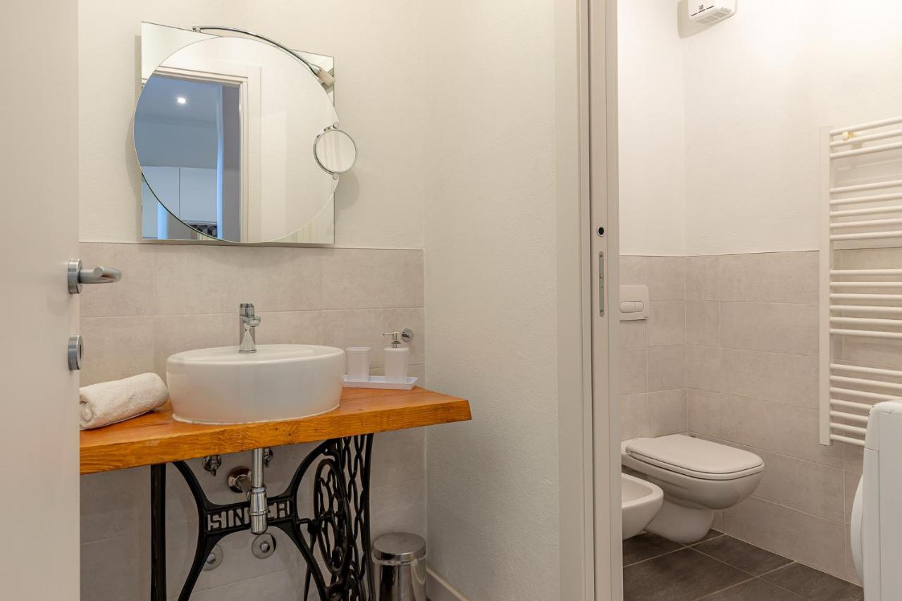 شقة Moderno Loft A Due Passi Dal Lago تورنو المظهر الخارجي الصورة