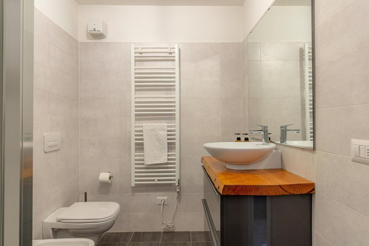 شقة Moderno Loft A Due Passi Dal Lago تورنو المظهر الخارجي الصورة